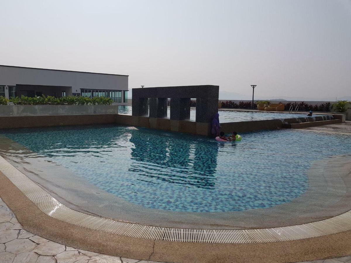 Hz Homestay @Ascotte Boulevard Semenyih Exterior photo