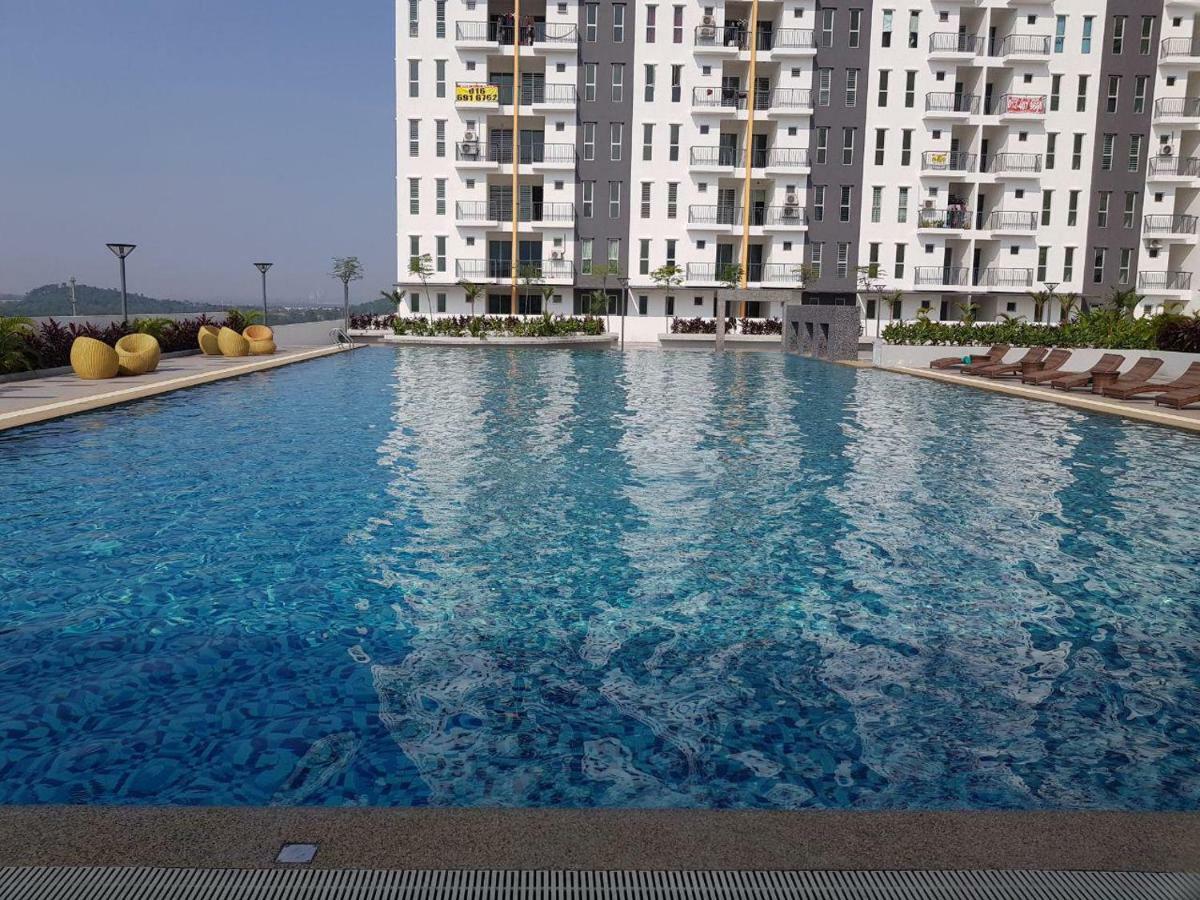 Hz Homestay @Ascotte Boulevard Semenyih Exterior photo