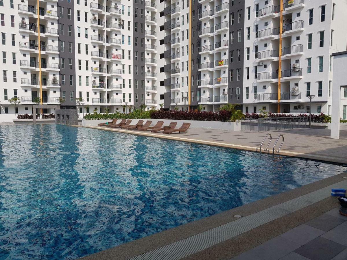 Hz Homestay @Ascotte Boulevard Semenyih Exterior photo