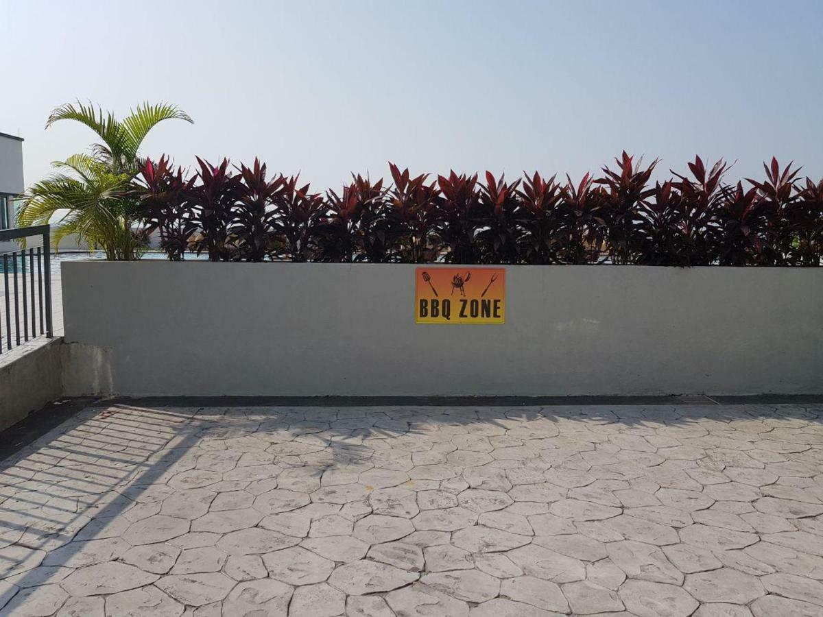 Hz Homestay @Ascotte Boulevard Semenyih Exterior photo